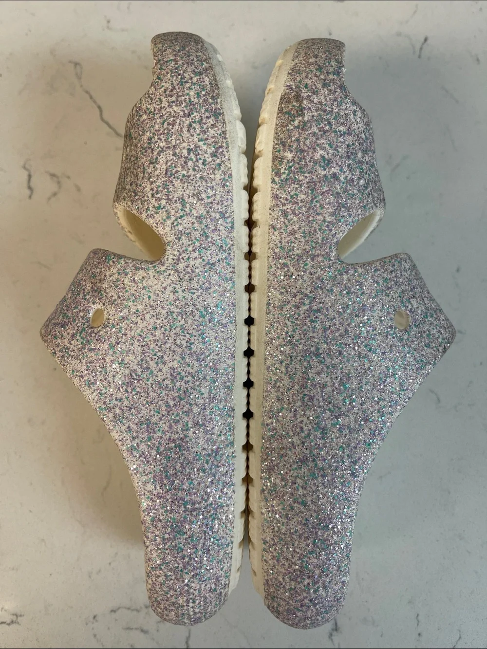Crocs Glitter Sandal V2 Girl’s size 13 Styke #209705 Mystic Glitter